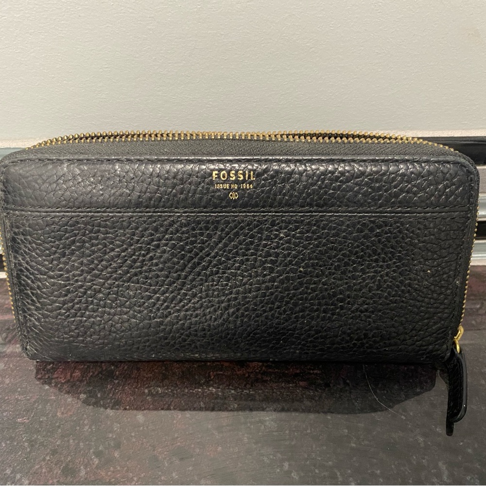 Fossil Black Leather Wallet with Gold Accents